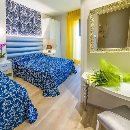 Отель Riviera 4*