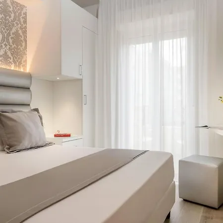 Riviera Hotel 4*