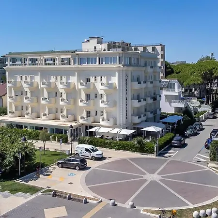 Riviera 4*
