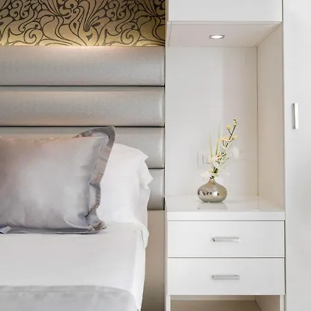 Riviera 4*