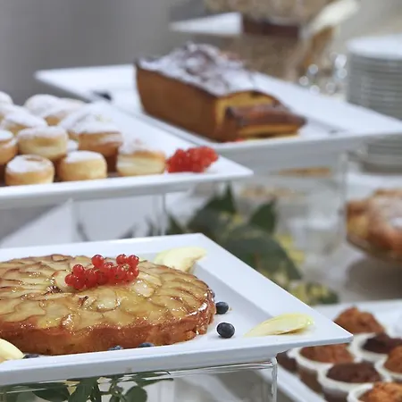 Отель Riviera 4*