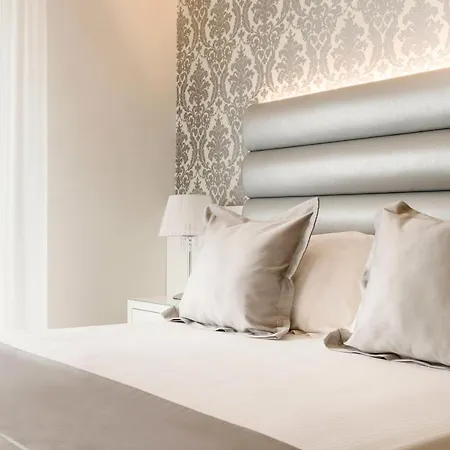 Riviera Hotel 4*