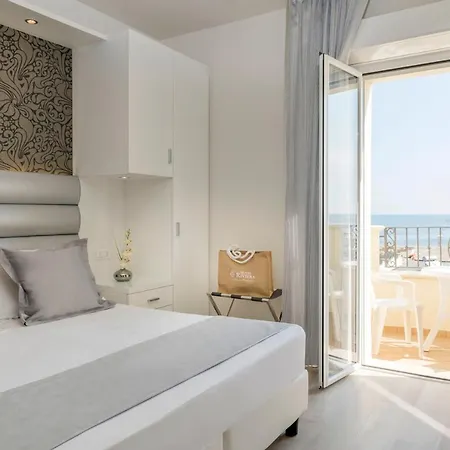 Riviera ホテル 4*