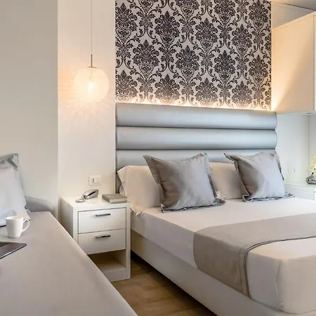 Otel Riviera 4*