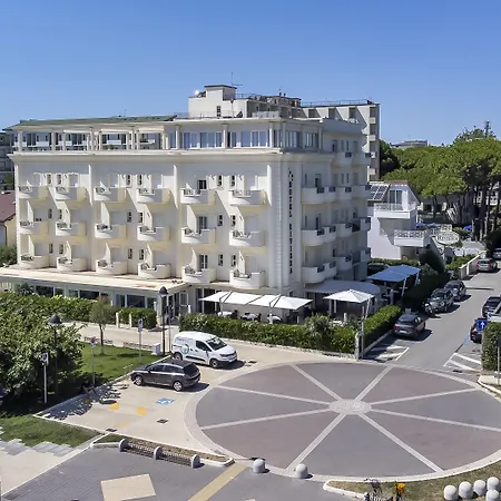 Riviera 4*