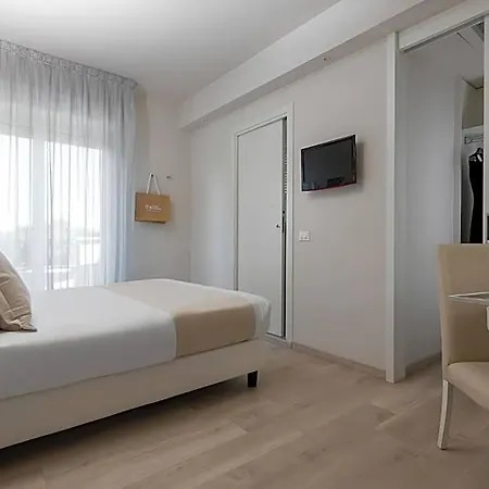 Riviera 4*